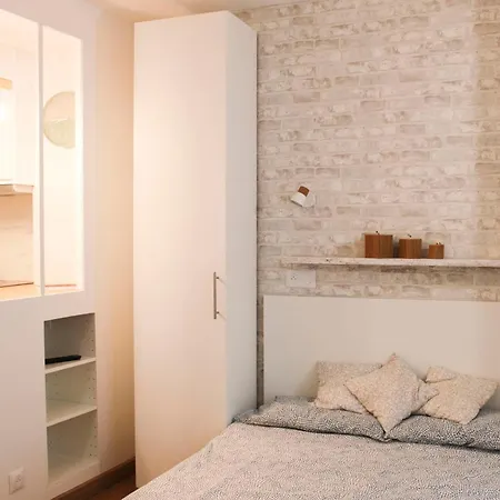 Charming In The Heart Of 14 Apartment